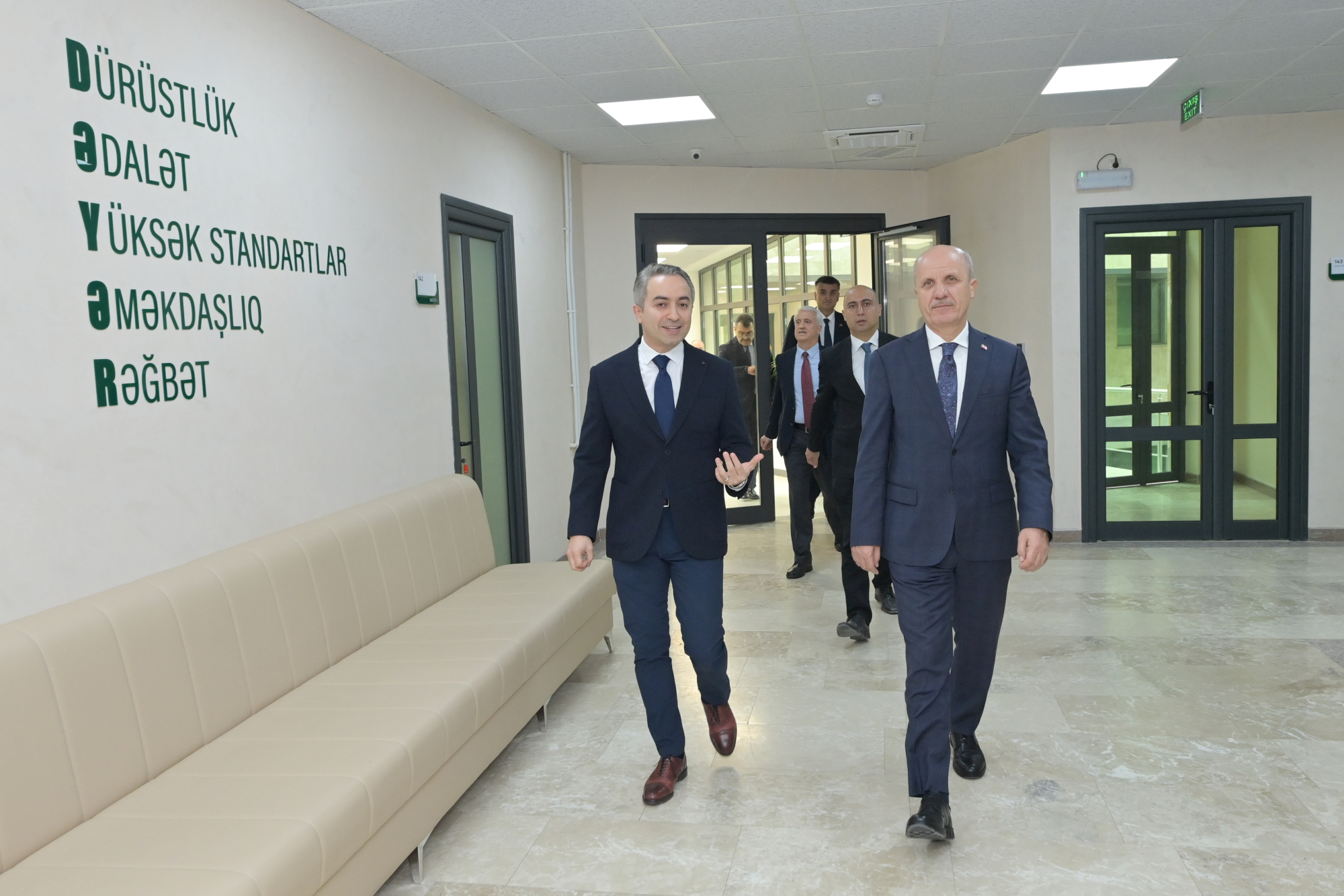 Erol Özvar Qarabağ Universitetini ziyarət edib – FOTOLAR