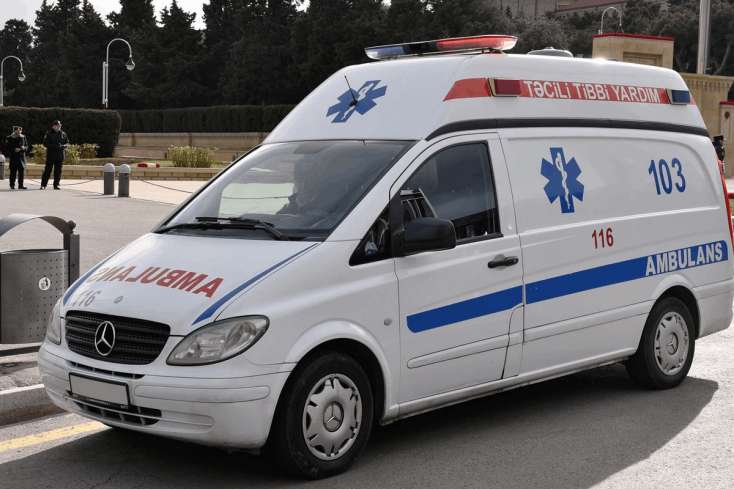 Gəncədə orta yaşlı şəxs bıçaqlandı