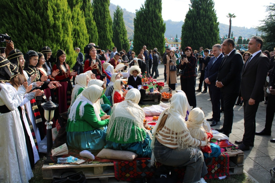 Dünən festivalda, bu gün isə… – FOTOLAR