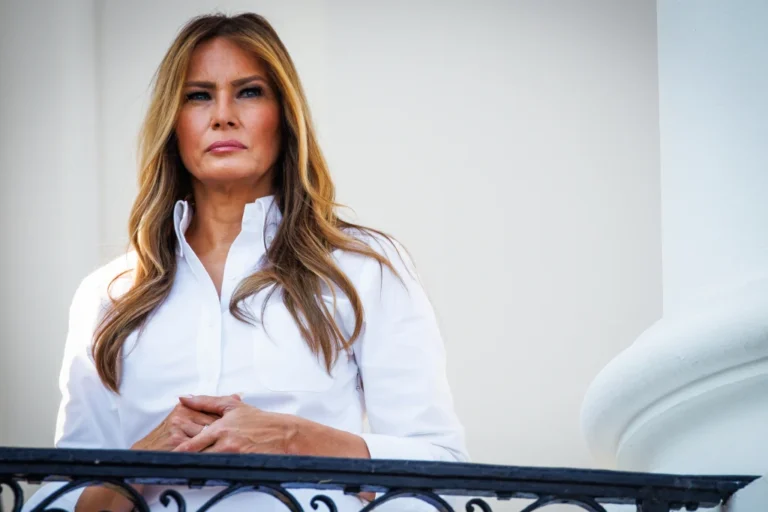 Melaniya geyimi ilə diqqət çəkdi - FOTO
