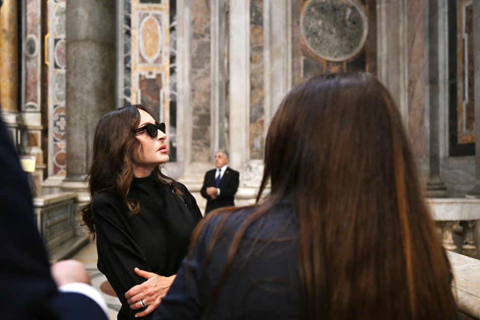 Mehriban Əliyeva Müqəddəs Pyotr Bazilikasında – FOTOLAR