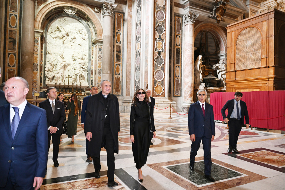 Mehriban Əliyeva Müqəddəs Pyotr Bazilikasında – FOTOLAR