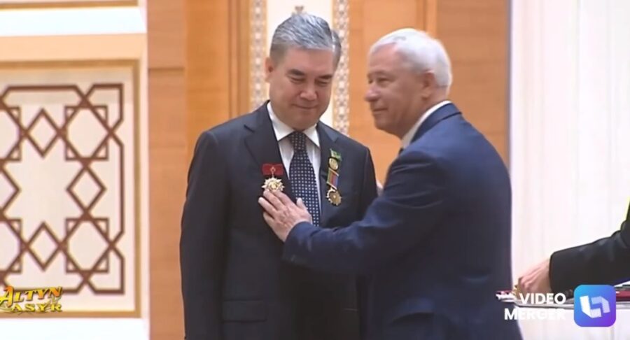 Türk liderə Azərbaycan adından saxta orden verilib? – VİDEO