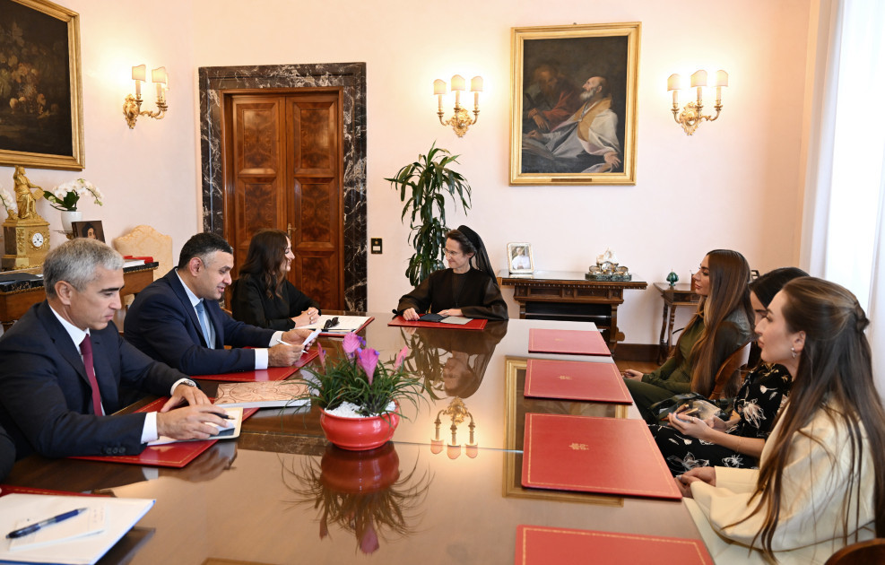 Mehriban Əliyeva Raffaella Petrini ilə görüşdü – FOTOLAR