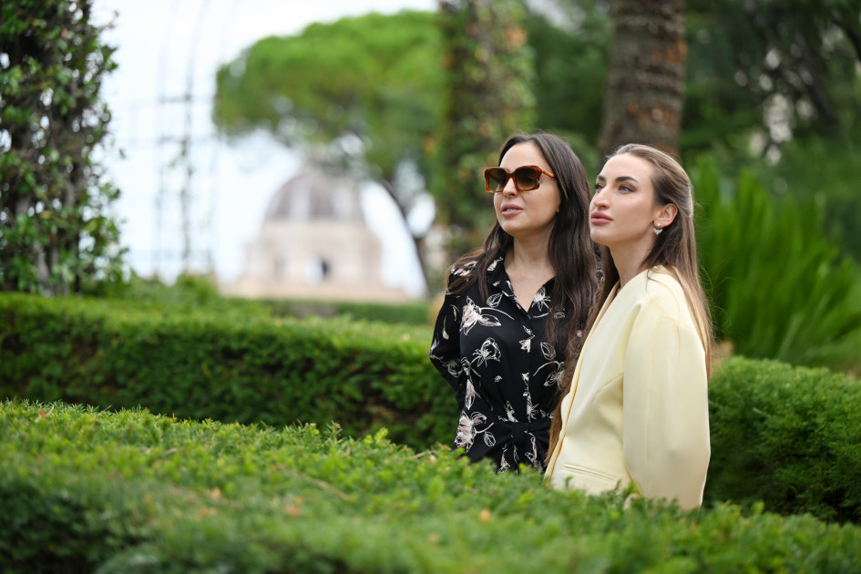 Mehriban Əliyeva ağac əkdi – FOTOLAR