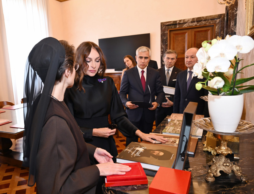 Mehriban Əliyeva Raffaella Petrini ilə görüşdü – FOTOLAR 10 Mehriban Əliyeva Raffaella Petrini ilə görüşdü – FOTOLAR