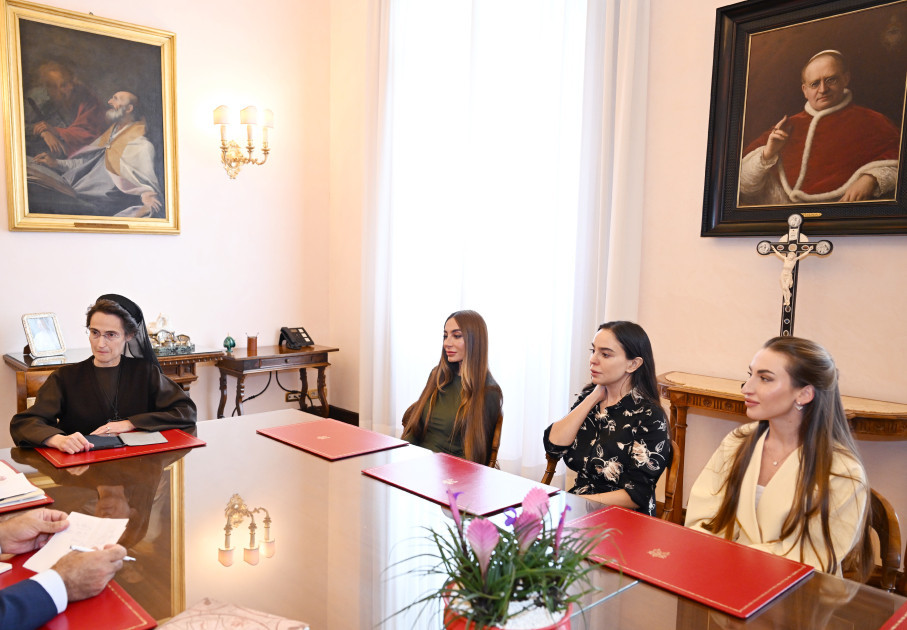 Mehriban Əliyeva Raffaella Petrini ilə görüşdü – FOTOLAR