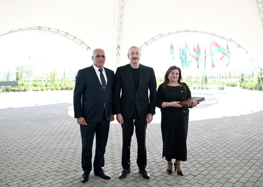 Prezident Məmmədbəyli və Ağalı kəndlərinin sakinlərinə mənzillərin açarlarını təqdim etdi – FOTOLAR