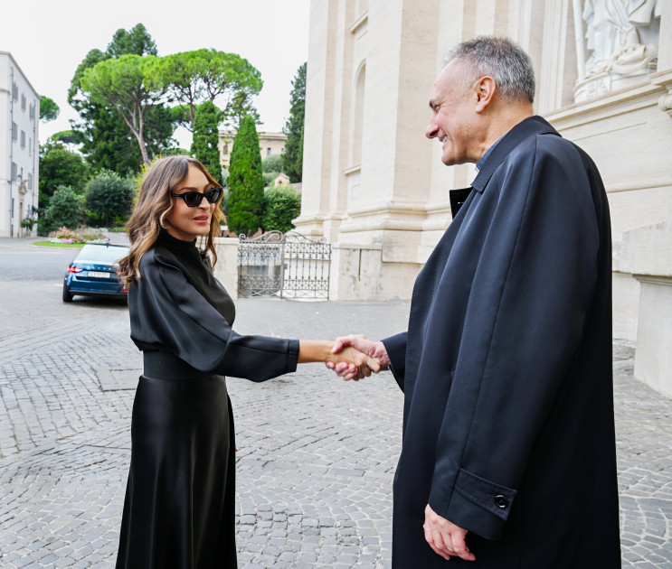 Mehriban Əliyeva Müqəddəs Pyotr Bazilikasında – FOTOLAR