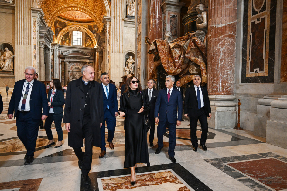 Mehriban Əliyeva Müqəddəs Pyotr Bazilikasında – FOTOLAR