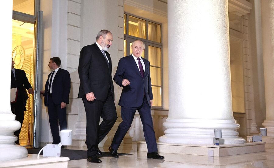 Putin pasinyan 1314 900x555 1