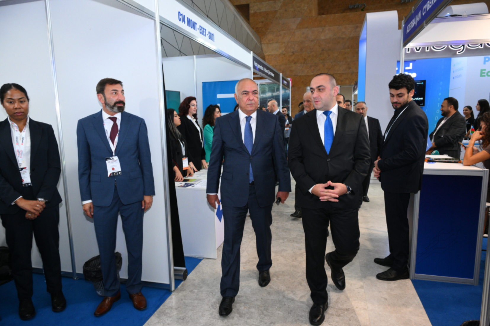 CIDC-2025 tədbirinin rəsmiləri kibertəhlükəsizlik sərgisi ilə tanış olublar – VİDEO