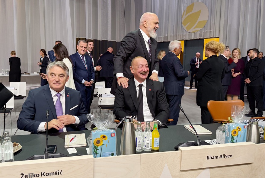 Liderlər arasında Əliyevlə bağlı möhtəşəm ritorika - Orbanın iki sözlük bənzətməsi