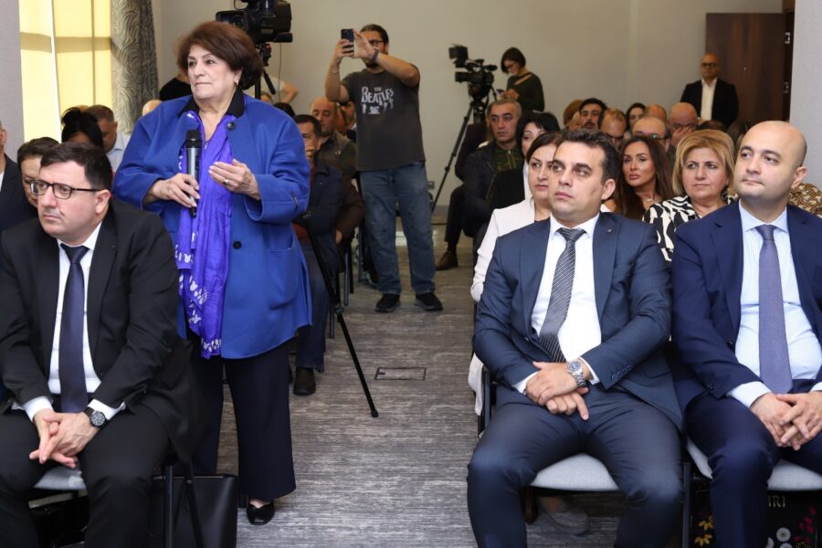 "Rusiya sanksiyalardan Ermənistan vasitəsilə yayınır" - FOTO