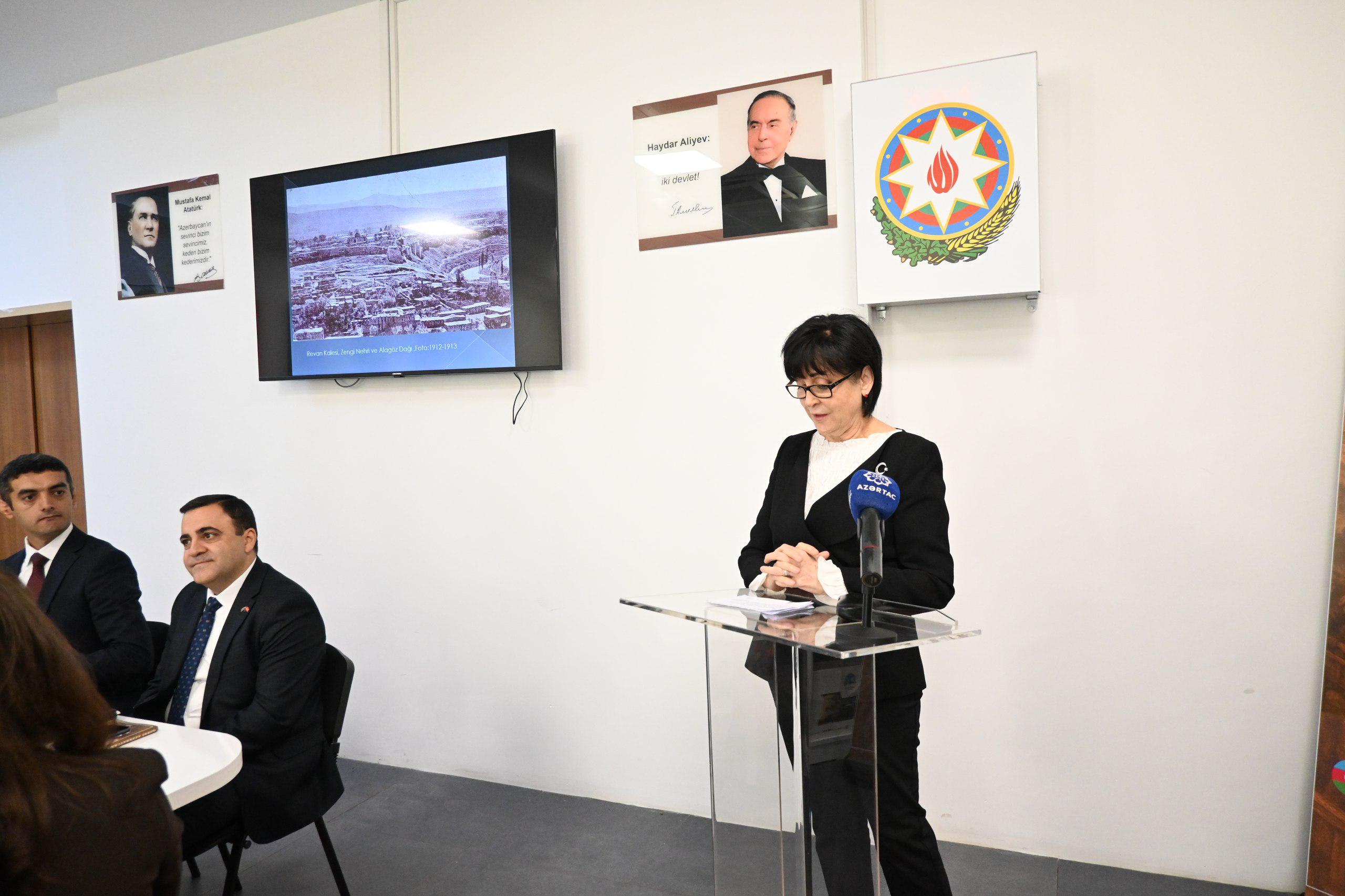 Türkiyədə "Qərbi Azərbaycan hekayələri" adlı kitabın təqdimatı keçirildi - FOTOLAR 10 Türkiyədə "Qərbi Azərbaycan hekayələri" adlı kitabın təqdimatı keçirildi - FOTOLAR