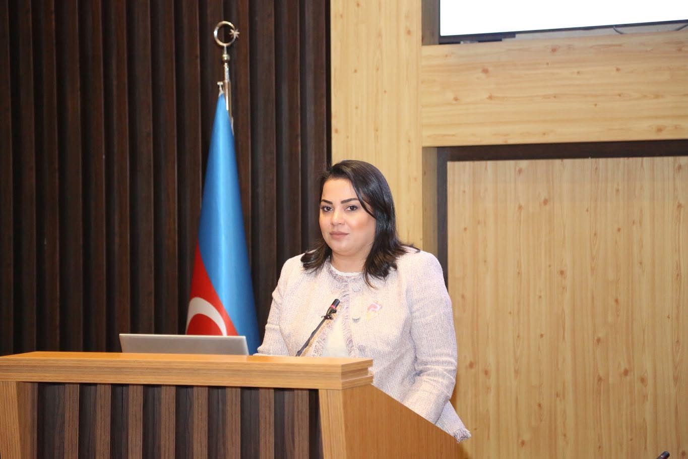 Yeni Klinikada “Çəhrayı lent” adlı maarifləndirmə seminarı baş tutdu - FOTOLAR 10 WhatsApp Image 2025 10 24 at 12.46.48