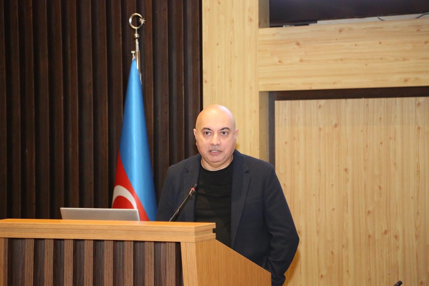 Yeni Klinikada “Çəhrayı lent” adlı maarifləndirmə seminarı baş tutdu - FOTOLAR 6 WhatsApp Image 2025 10 24 at 12.46.49 1