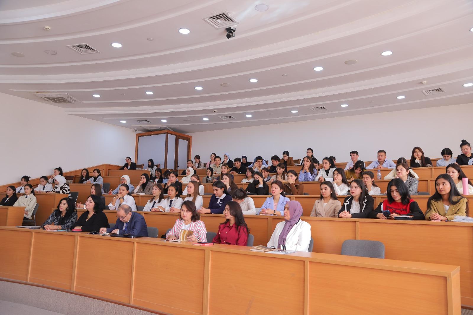 Özbəkistanda "Qərbi Azərbaycan hekayələri" adlı kitabın təqdimatı keçirildi - FOTOLAR 7 WhatsApp Image 2025 10 29 at 10.45.47 2