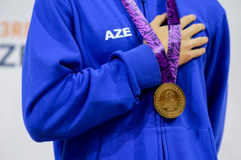 Azərbaycanın iki karateçisi III MDB Oyunlarında qızıl medal qazandı