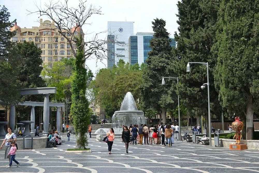 Bakının mərkəzində məmur qarət olundu