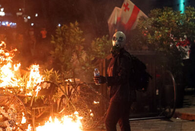 Gürcüstanda etiraz: daha 16 nəfər tutuldu