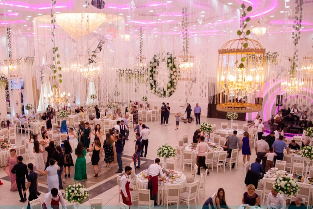 Bakıda ofisiantın meyiti tapıldı: şadlıq evində müəmmalı ölüm