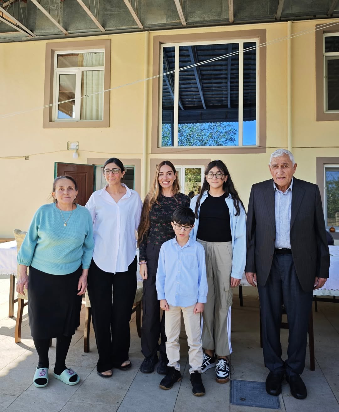 Arzu Əliyeva bu ailənin qonağı oldu – FOTOLAR