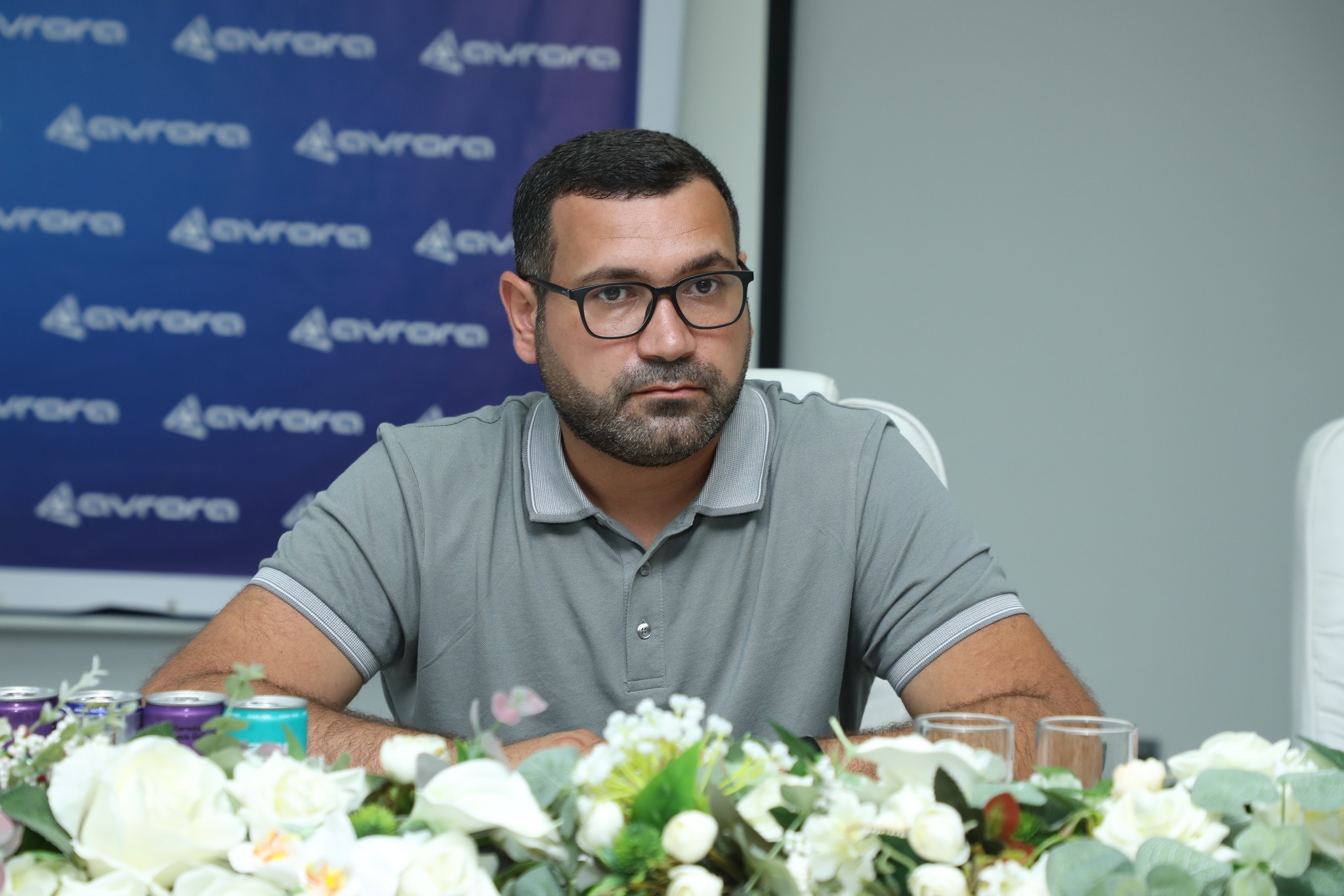 Bakının mərkəzində ilginc reklam: kişilər hiddətləndi - FOTO