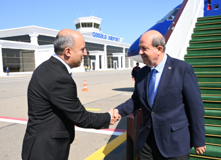 Ersin Tatar Azərbaycana gəldi - FOTOLAR