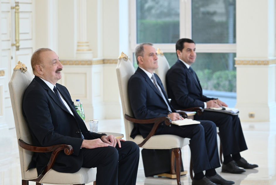 Prezident Fransanın yeni səfirini qəbul etdi - FOTOLAR 4 Prezident Fransanın yeni səfirini qəbul etdi - FOTOLAR