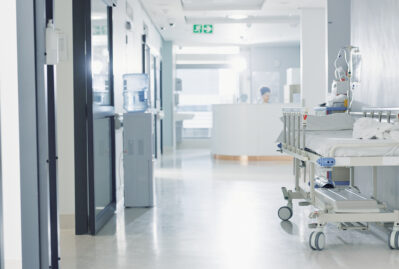 Azərbaycanda vəzifəli şəxs əməliyyat zamanı öldü