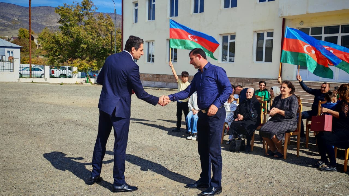 Təzəbinə kəndinə köç: açarlar təqdim olundu - FOTOLAR 11 Təzəbinə kəndinə köç: açarlar təqdim olundu - FOTOLAR
