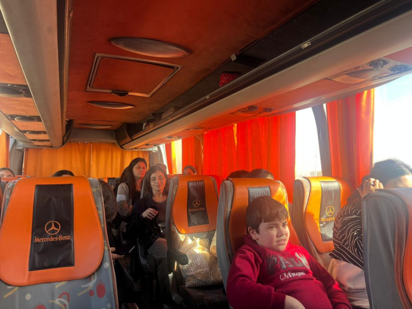 Təzəbinə kəndinə köç: açarlar təqdim olundu - FOTOLAR 3 Təzəbinə kəndinə köç: açarlar təqdim olundu - FOTOLAR