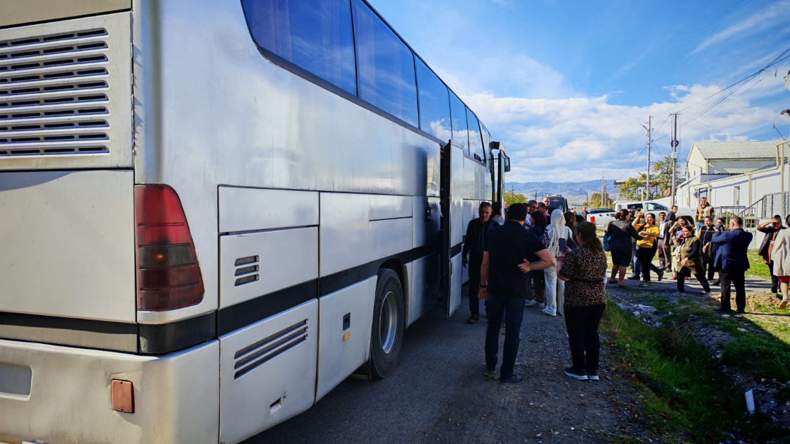 Təzəbinə kəndinə köç: açarlar təqdim olundu - FOTOLAR 6 Təzəbinə kəndinə köç: açarlar təqdim olundu - FOTOLAR