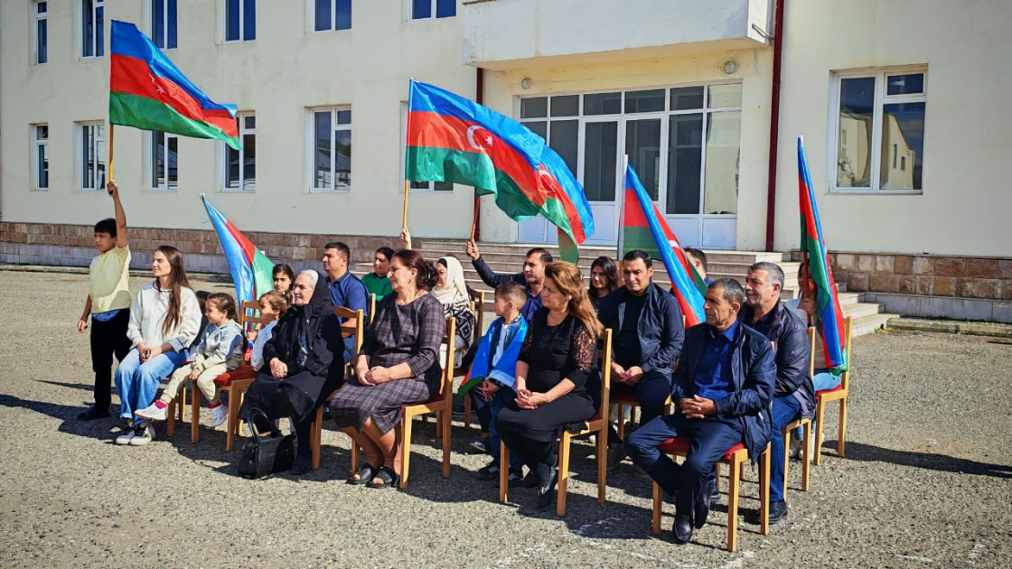 Təzəbinə kəndinə köç: açarlar təqdim olundu - FOTOLAR 9 Təzəbinə kəndinə köç: açarlar təqdim olundu - FOTOLAR