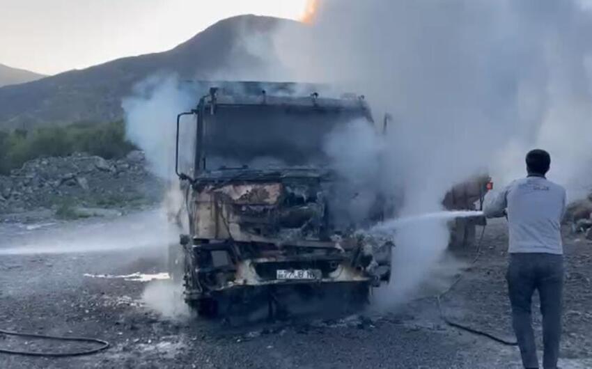 Zəngilanda yük maşını yandı – VİDEO 1 Zəngilanda yük maşını yandı – VİDEO