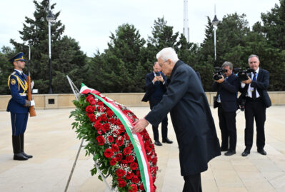 İtaliya prezidenti Bakıda şəhidlərin xatirəsini andı - FOTOLAR