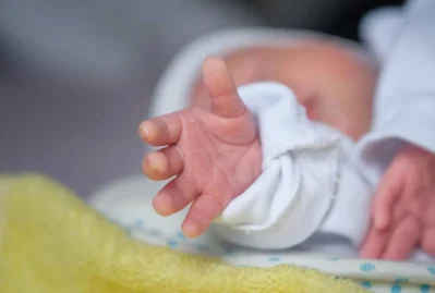 Vaxtından tez doğulmuş körpə evdə öldü 15 Vaxtından tez doğulmuş körpə evdə öldü