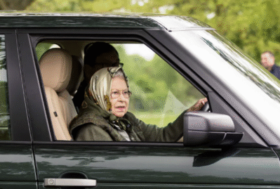 Kraliçanın avtomobili hərraca çıxarıldı - FOTOLAR