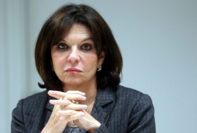 Baş nazir üçün göz muncuğu