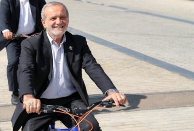 Pezeşkian Tehranın mərkəzində velisoped sürdü – VİDEO