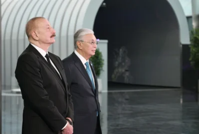 Robot prezidentlərə belə məlumat verdi - VİDEO