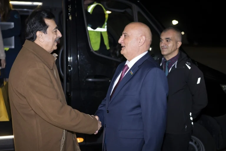 Pakistan senatının sədri Azərbaycana gəldi - FOTO