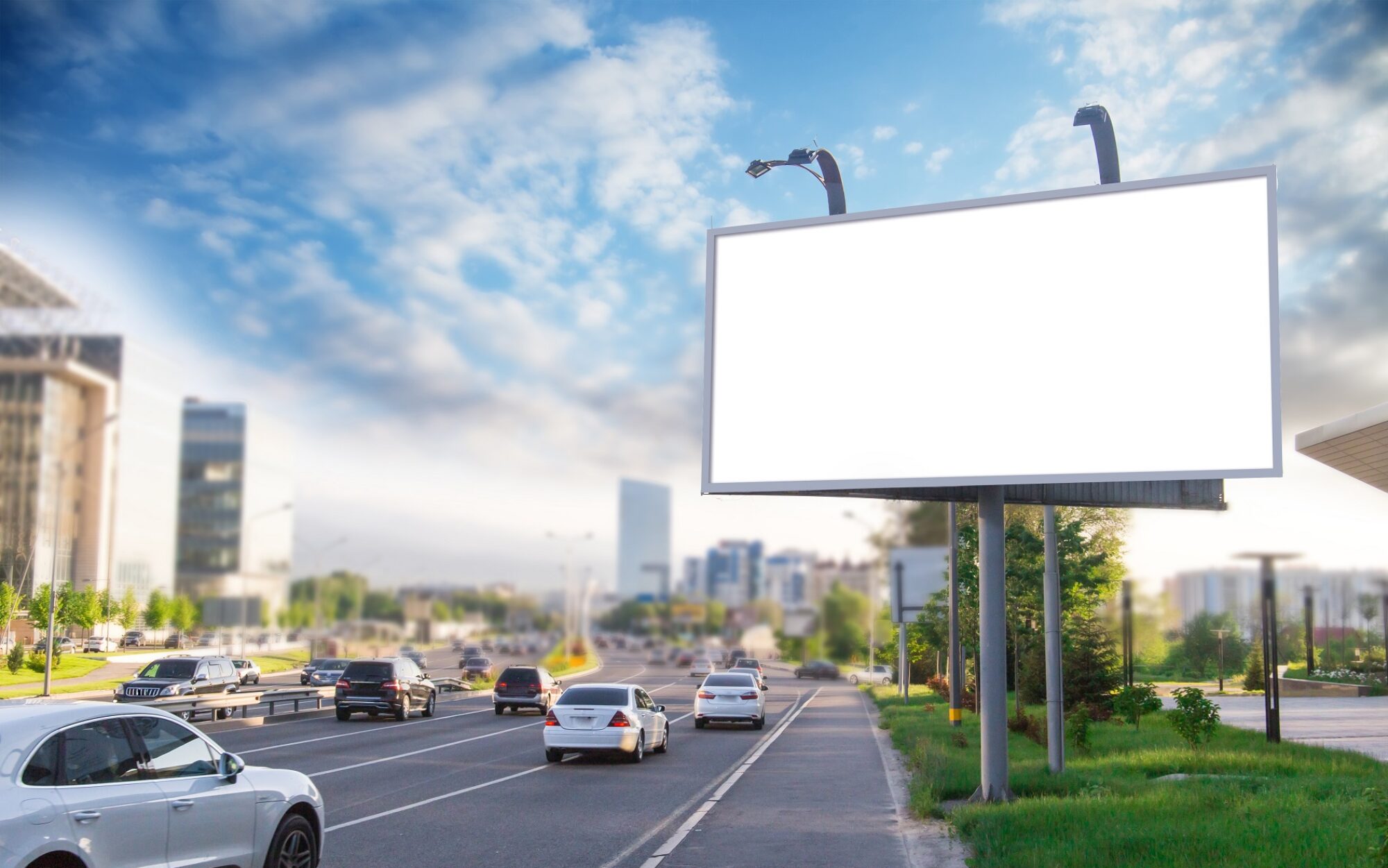 Bakının mərkəzində ilginc reklam: kişilər hiddətləndi - FOTO