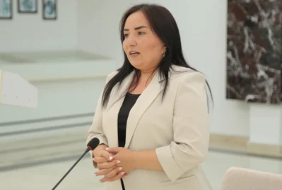 İcra başçısı xanım müavinini işdən çıxardı - FOTO