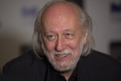 Macar yazıçı Nobel mükafatına layiq görüldü - FOTO