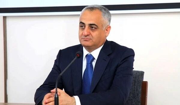 Fuad Nəcəflinin təyyarədən fotosu yayıldı – Görün, nə edir