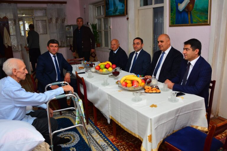 Şəhid atası doğma evində ziyarət olundu - FOTOLAR