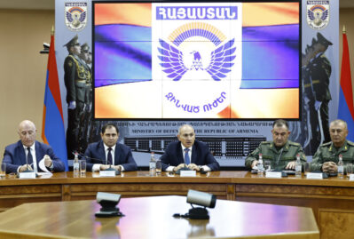 Paşinyan ordunun yüksək rütbəli rəsmilərini topladı