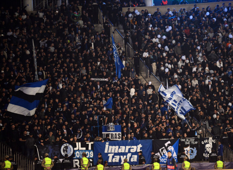 Dünyanı təsirləndirən olay: Atasını "Qarabağ"ın oyununa buna görə gətirib - FOTO